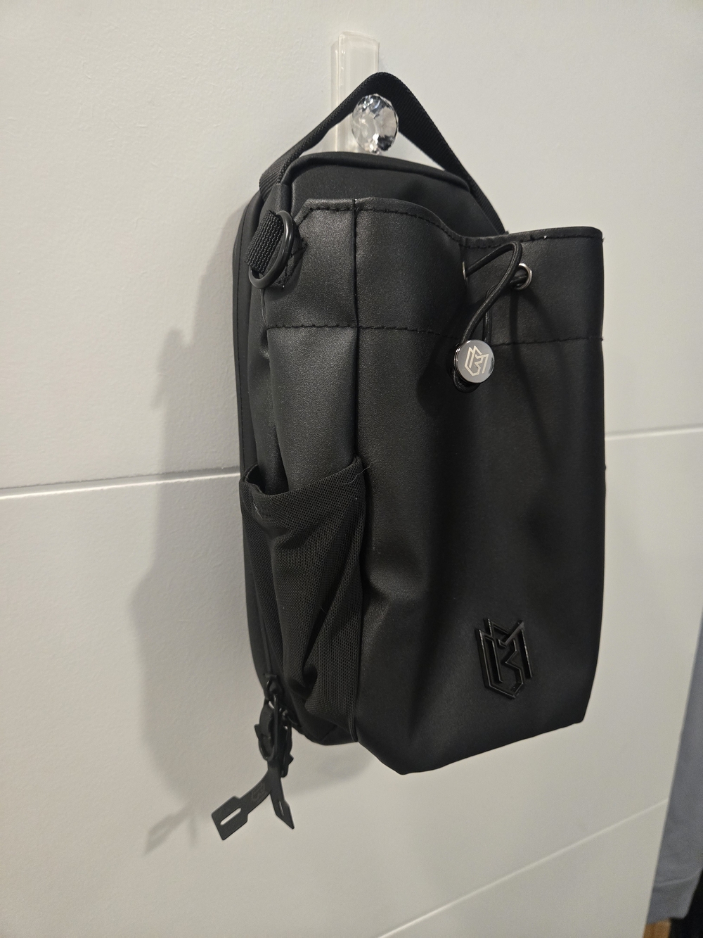 Magnetic Water Bottle Bag - Picture 2 of 3